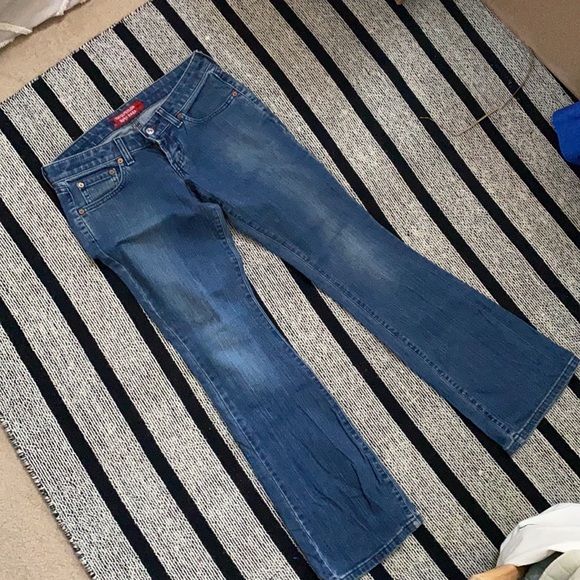 Super low straight leg vintage Levi’s - Picture 2 of 5